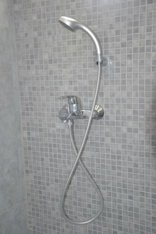 Valente Perlia Rooms Poros Town المظهر الخارجي الصورة