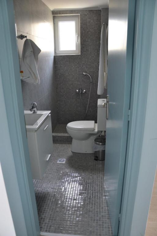 Valente Perlia Rooms Poros Town المظهر الخارجي الصورة